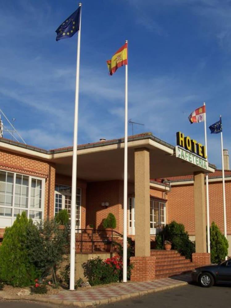 Mlc Benavente Exterior foto