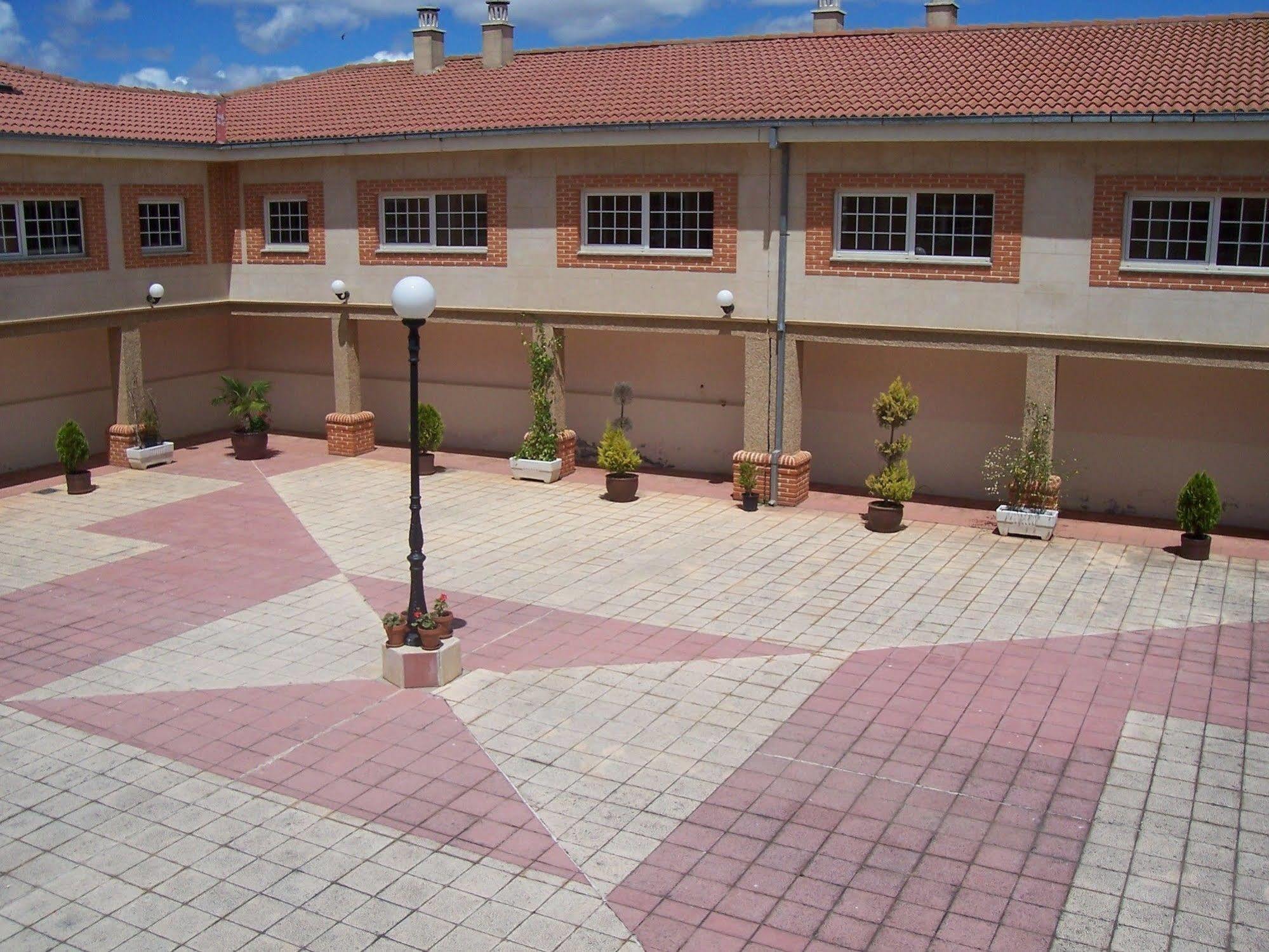Mlc Benavente Exterior foto